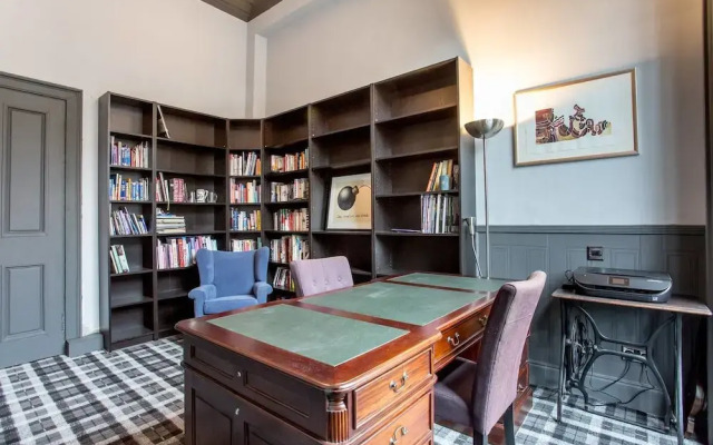 Huge Luxury Townhouse in the City Centre