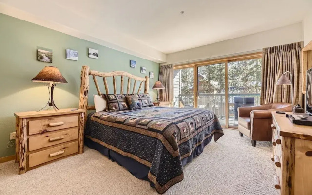 5023 Gateway 2 Bedroom Condo