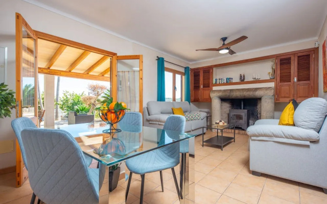 Vista Sol in Ariany With 2 Bedrooms and 1 Bathrooms