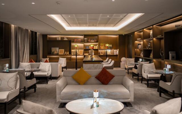 Yuexiu Hotel Guangzhou, Curio Collection by Hilton
