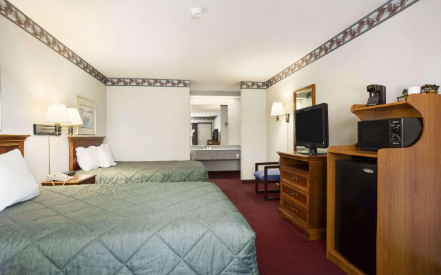 Ramada by Wyndham Batesville