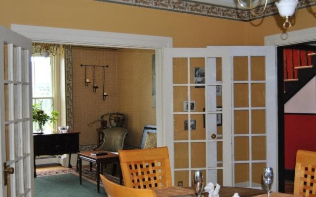 Ascendence Halifax Bed & Breakfast