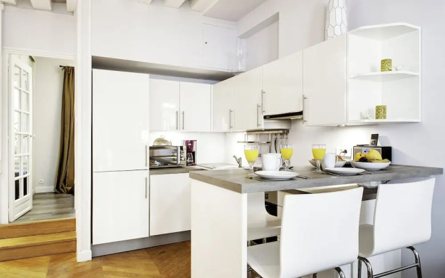 Paris Marais Central Residence