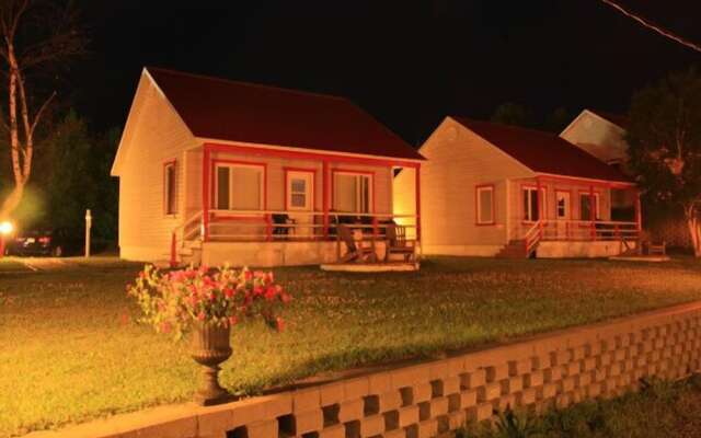 Motel Les Chalets Bo-Fleuve