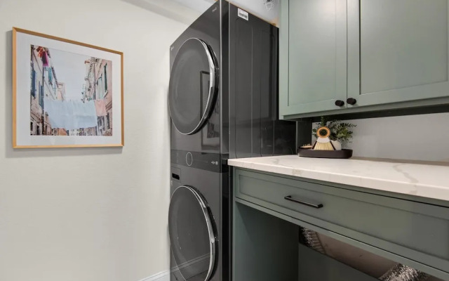 Emerald Dolphin Unit 1520