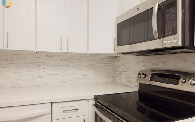 Alexander 1121 3 Bedroom Apts by RedAwning