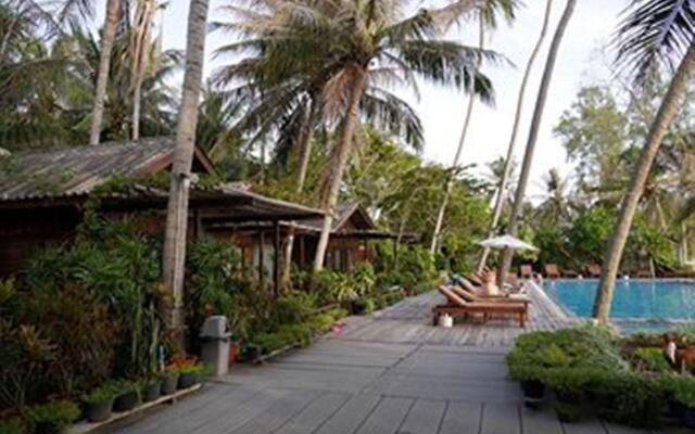 Sunset Cove Resort