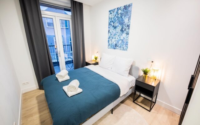 Alphabet 1 BR Apartment Ss177