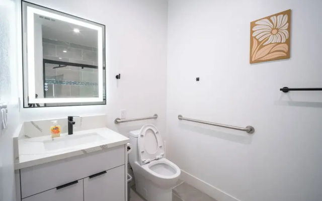 Stylish Private Room by Downtown LA