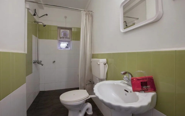 OYO 2374 Renton Manor