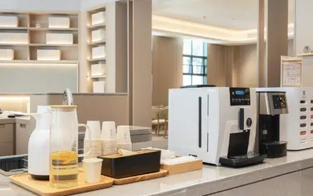JI Hotel (Xiangyang Xiangzhou District Minfa Square)