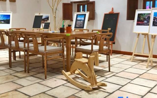 Deng Stone House Pastoral Resort