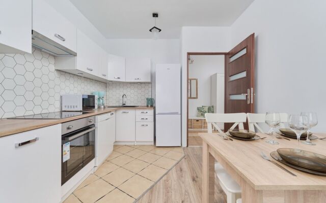 Sweet Apartment Kamienna by Renters