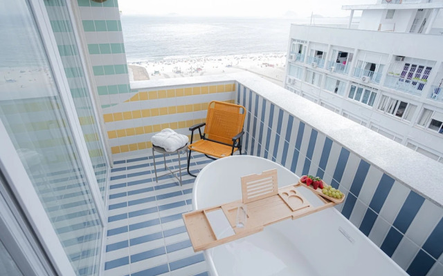 Sea View and Balcony With Bathtub PI Premium