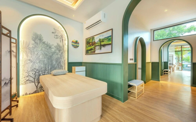 A.Z. Sunrise Resort & Fitness Club