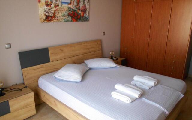 Haris Apartments