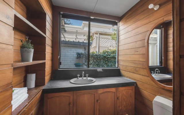Manly Waves Studios & Apartments