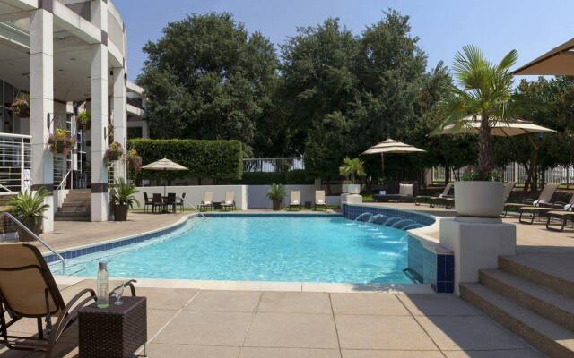 Renaissance Dallas North Hotel