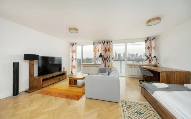 15th Floor Studio in Warsaw by Renters