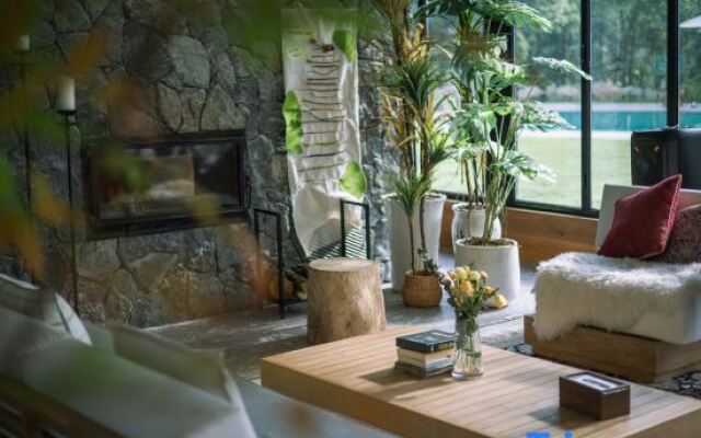 Yunfu Banshan Holiday Homestay