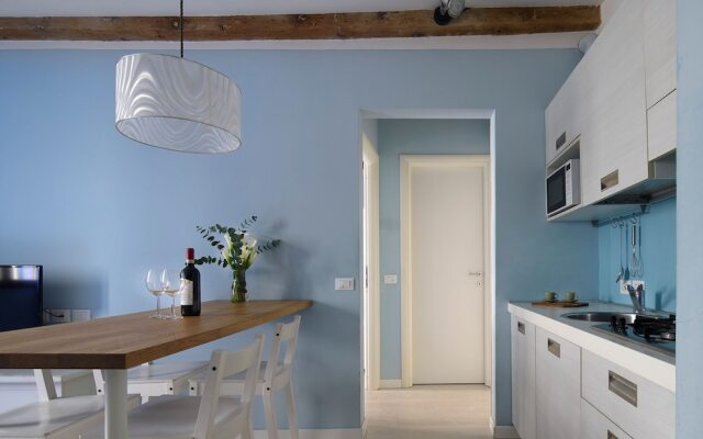 Blue Charm Florentine Apt by Oteego