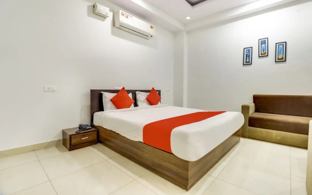 Oyo 6697 Hotel Green Lemon