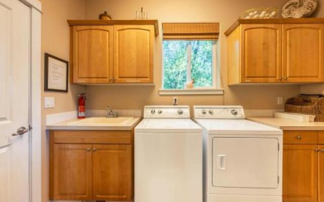 West Sail-River/Mt Vw-5BR/2.5B