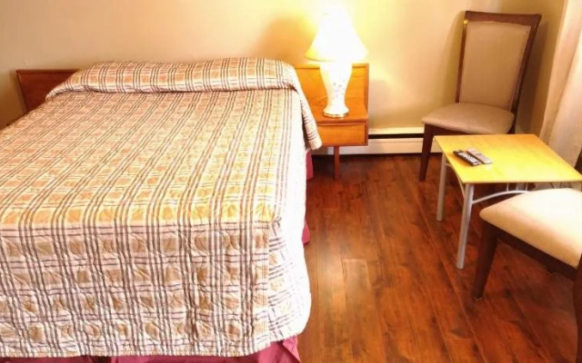 Maple Leaf Motel