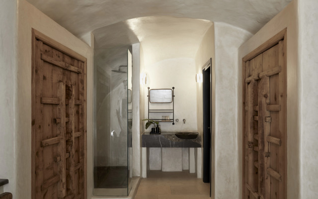 White Pearl Cavalieri - Adults Only