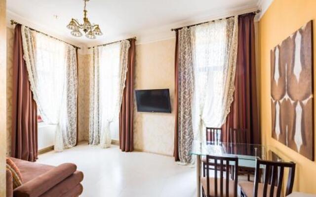 Apartment on Doroshenka Street 1