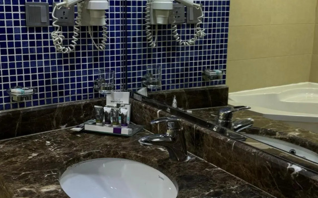 Mercure Jeddah al hamraa