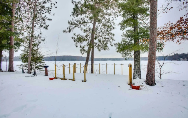 Pine Ridge Resort Cabin on Bass Lake w/ Dock!
