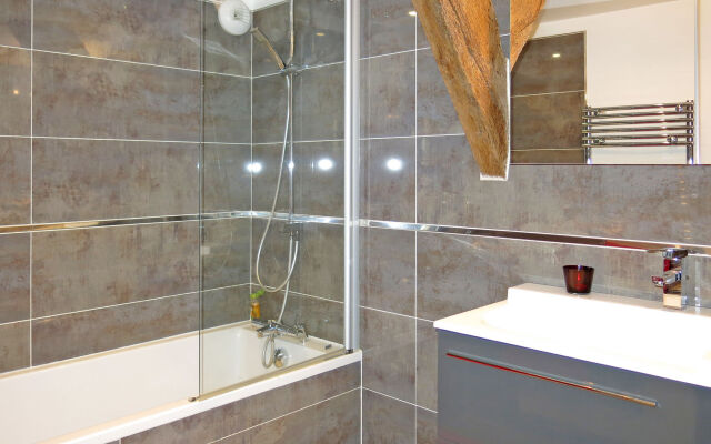 Holiday Home La Demeure de Tumiac (RHU357)