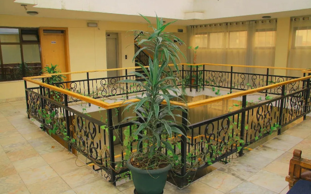 Axum Hotel Addis