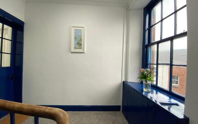 Stylish 2nd Floor Georgian 1 Bedroom Apartment