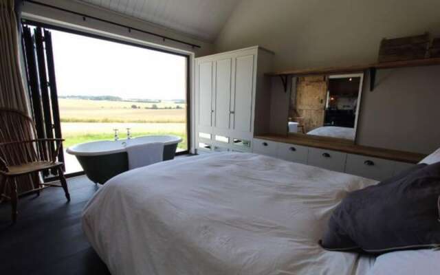 Rustic 1-bed Holiday Home in Suffolk Countryside