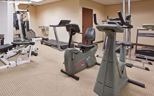 Days Inn by Wyndham Warren