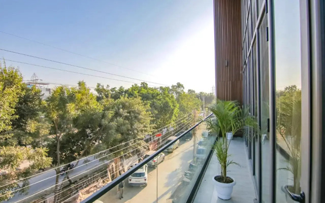 Saltstayz Select – Unitech Cyber Park