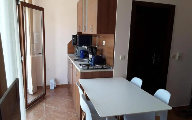 Studio 200 m море