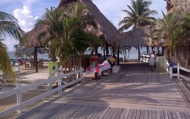 Las Palmas Beach Hotel