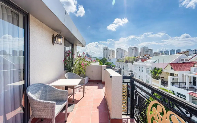 Royal Hotel Near Secc