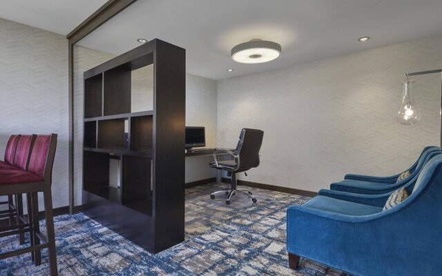 Sheraton Milwaukee Brookfield Hotel