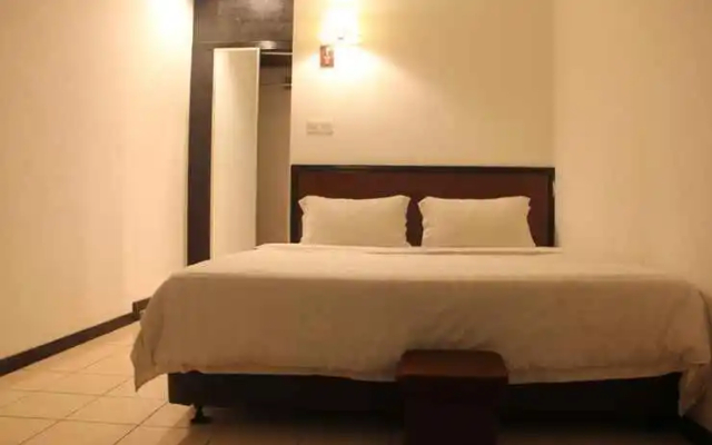Kingston Hotel