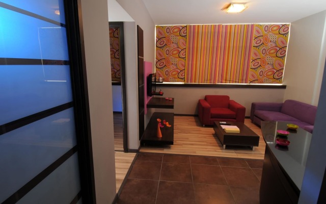 Suite Hotel Chrome