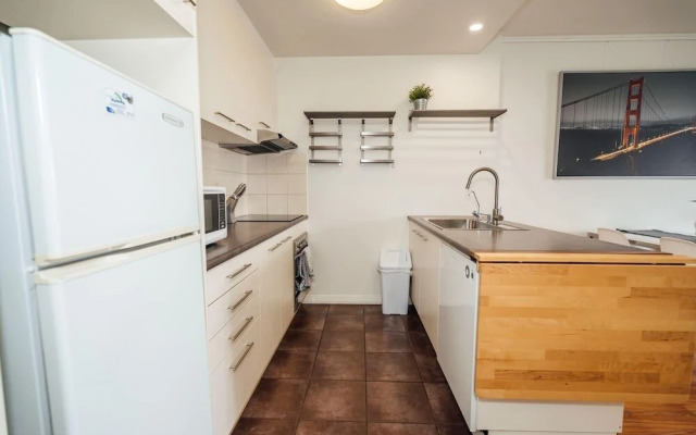 Oak on Ebenezer - Heart of the East End - Free - Wifi