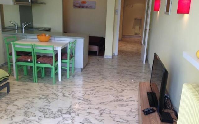 Promenade Lemon Apartment