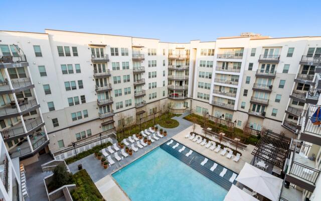 Arlington | Artistic 2BD/2BA Apartment