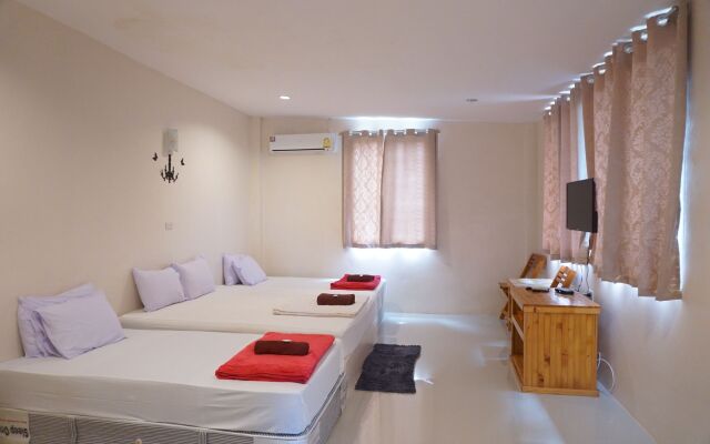 Norn Ranong Hostel