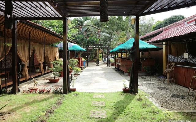 Tres Pension House