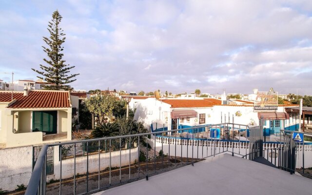 Oura Villa V2 - Flores